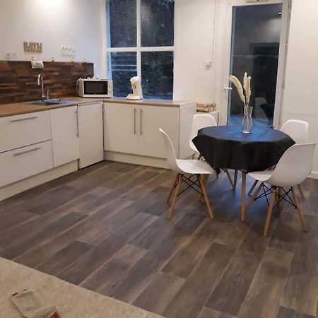 Appartement Agreable Au Centre Wifi Saint-Léonard-de-Noblat Eksteriør billede